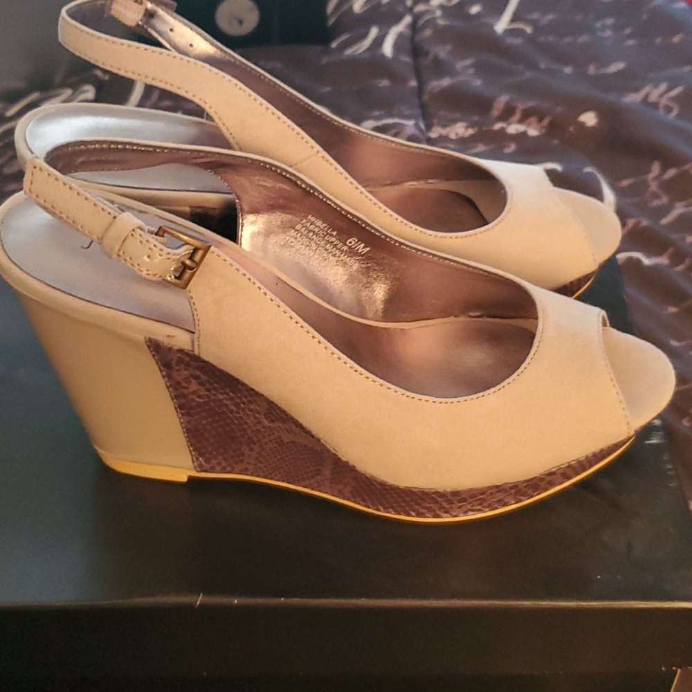 Shoes - Picture 2 of 3